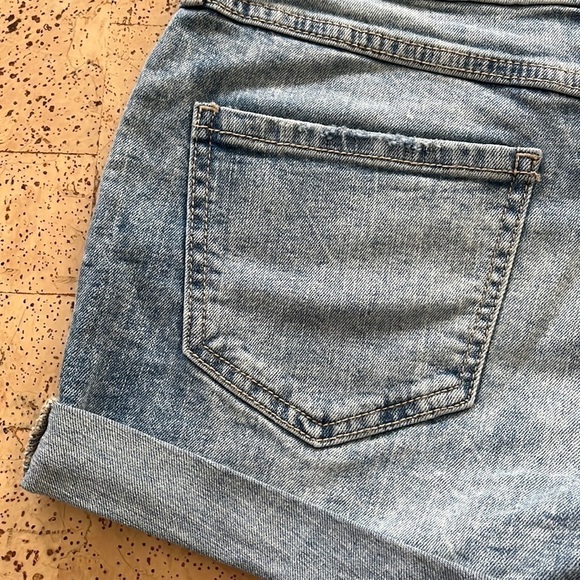 Bootlegger Light Blue Distressed Acid Wash Jean Shorts - Picture 6 of 9